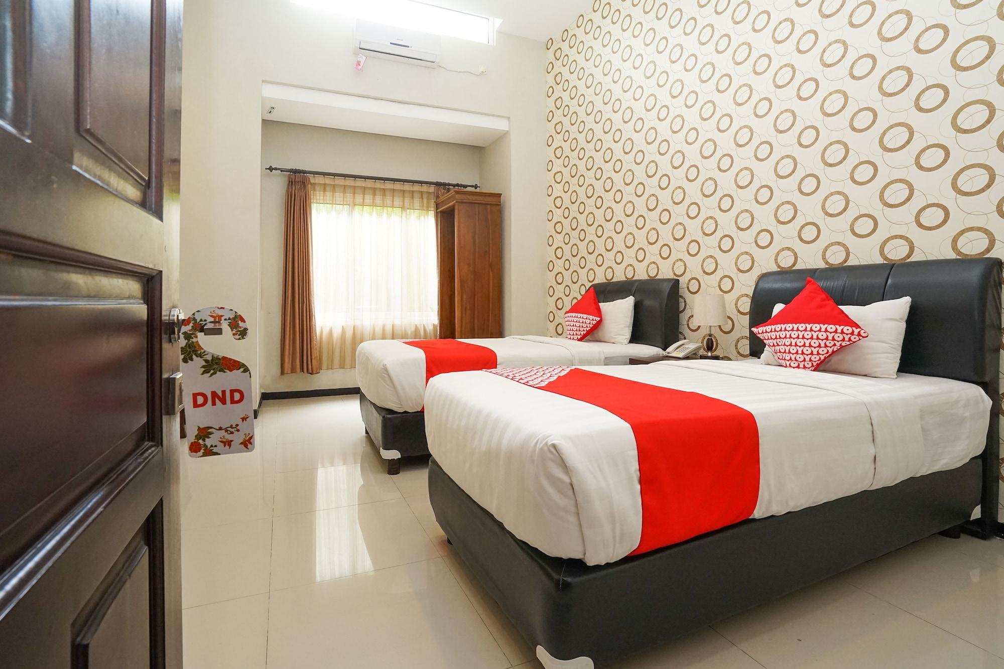 Oyo 282 Putri Utari Residence Malang Exteriör bild