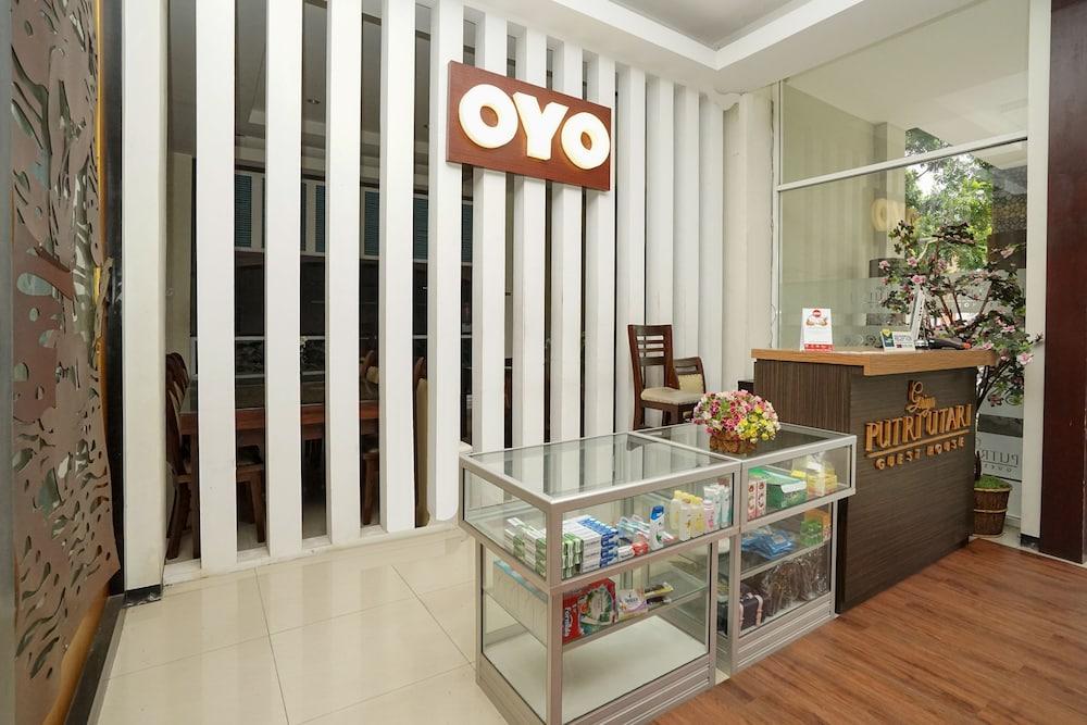 Oyo 282 Putri Utari Residence Malang Exteriör bild