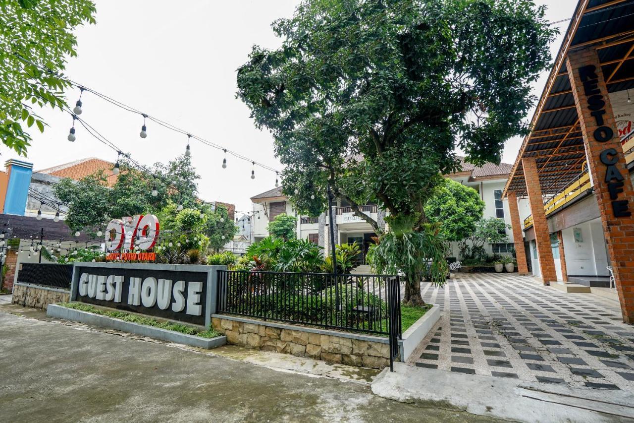 Oyo 282 Putri Utari Residence Malang Exteriör bild