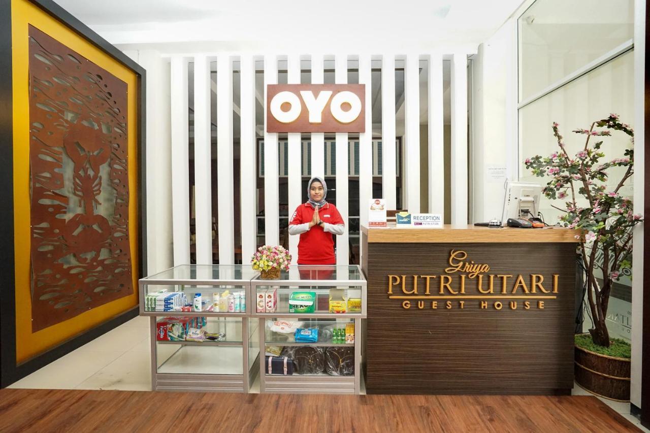 Oyo 282 Putri Utari Residence Malang Exteriör bild