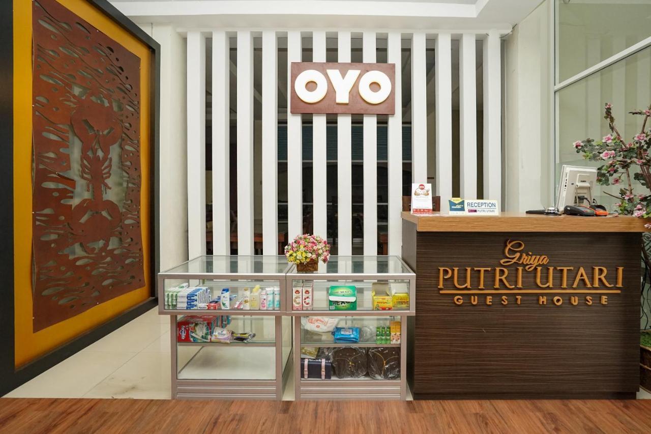 Oyo 282 Putri Utari Residence Malang Exteriör bild