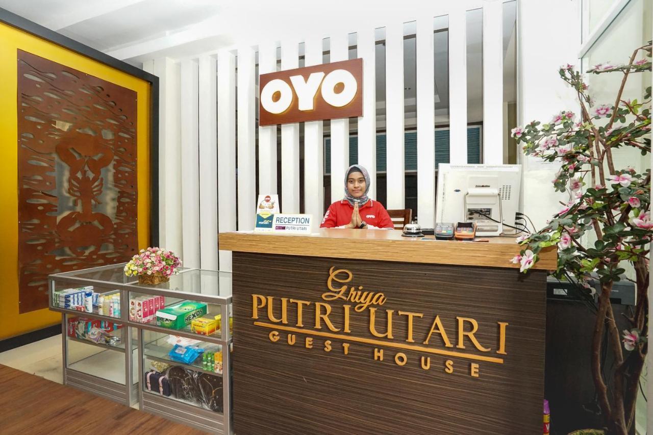 Oyo 282 Putri Utari Residence Malang Exteriör bild