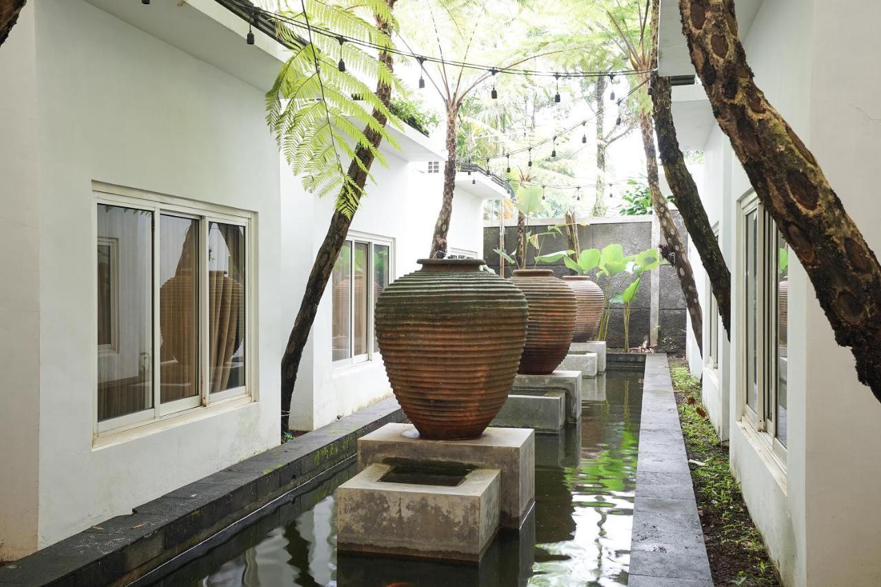 Oyo 282 Putri Utari Residence Malang Exteriör bild